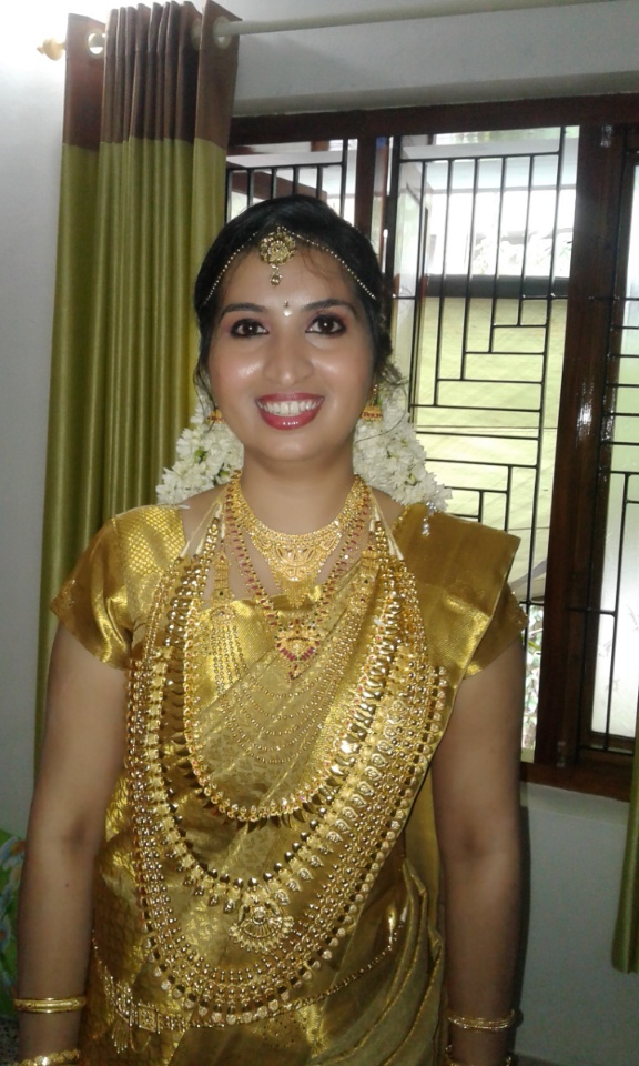 HEAVEN TOUCH BEAUTY PARLOUR VATAKARA